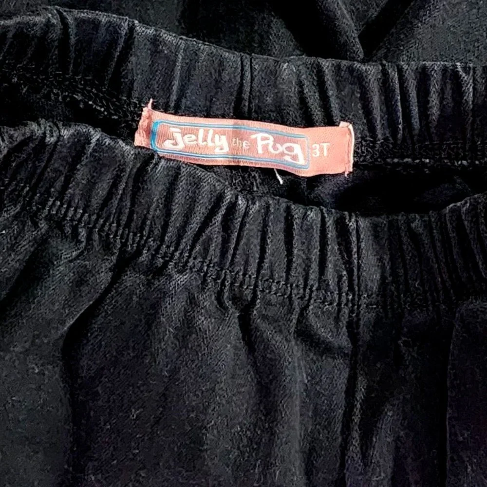 Jelly the Pug Alexis Capris Fiesta Collection Pants Lace Trim Black